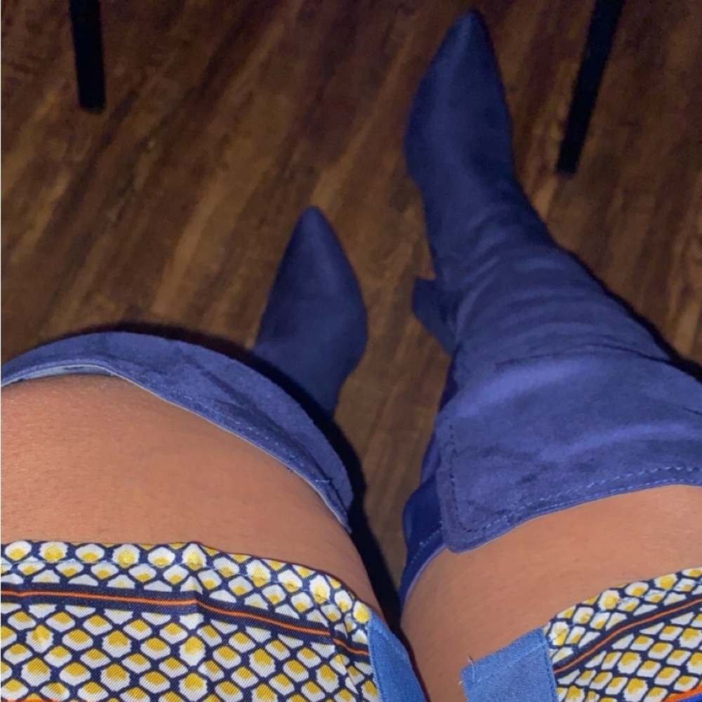 DO NOT WAIT!  This Style Is a BEST SELLER & will Sell OUT FAST -LAST PAIRS